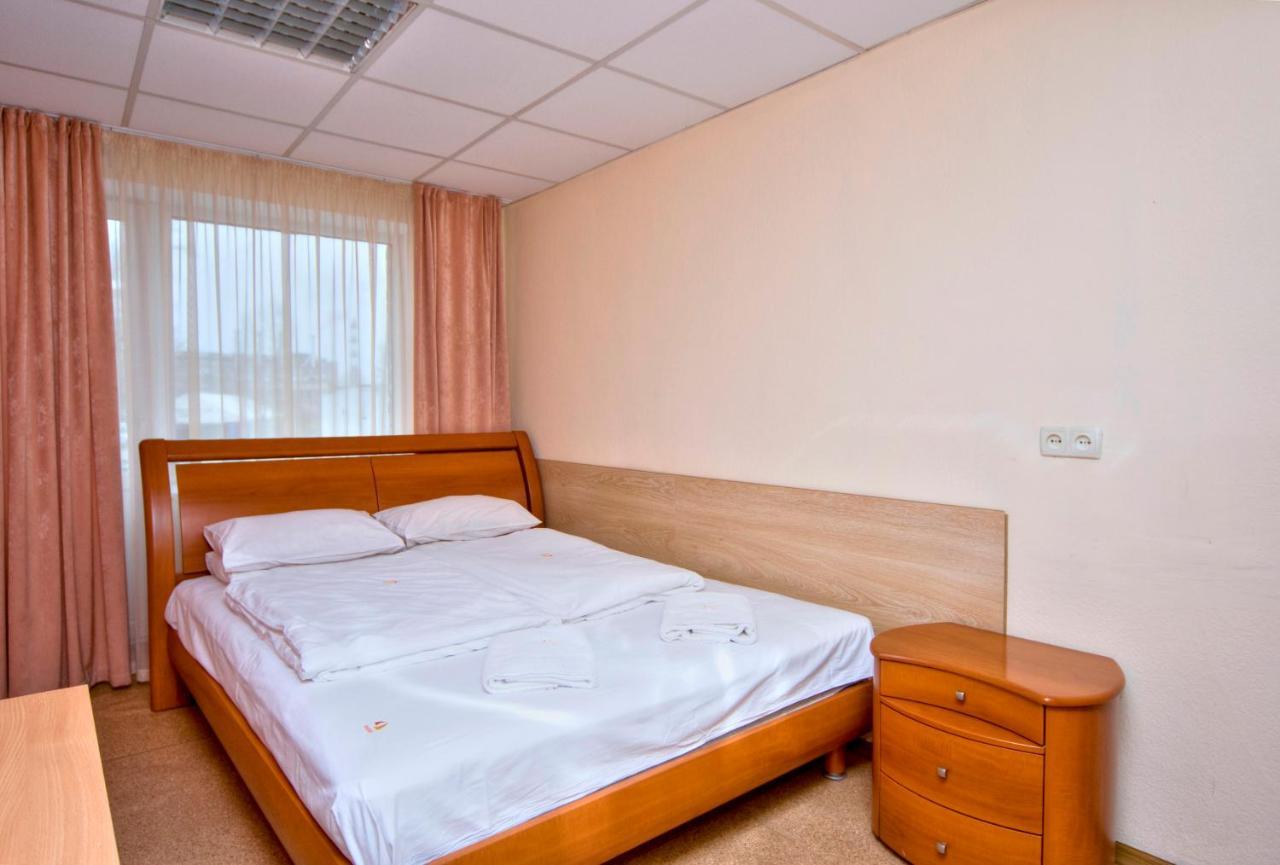 Hostel Podolski Plus Kiev Esterno foto