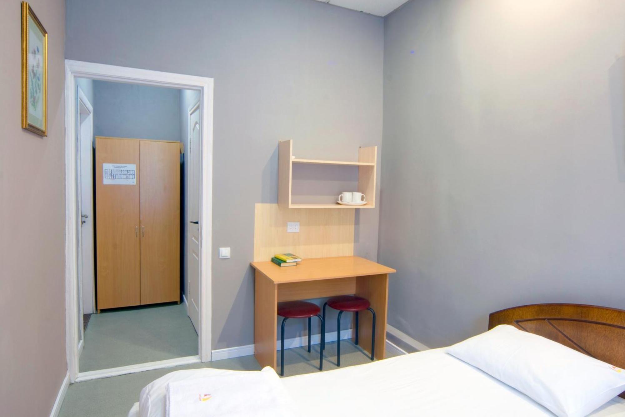 Hostel Podolski Plus Kiev Esterno foto