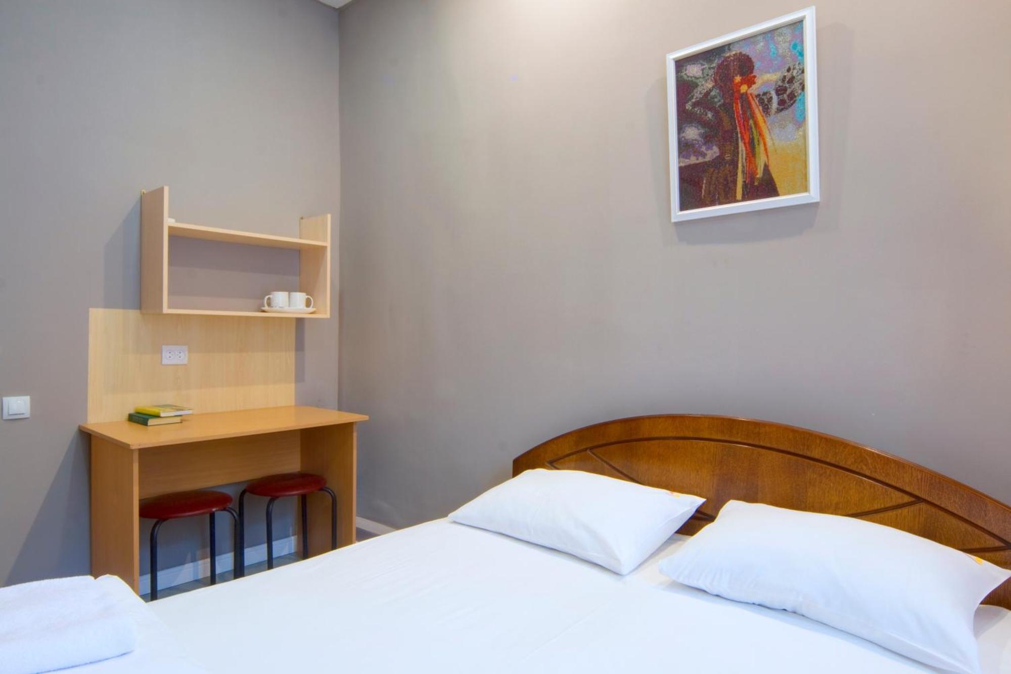 Hostel Podolski Plus Kiev Esterno foto
