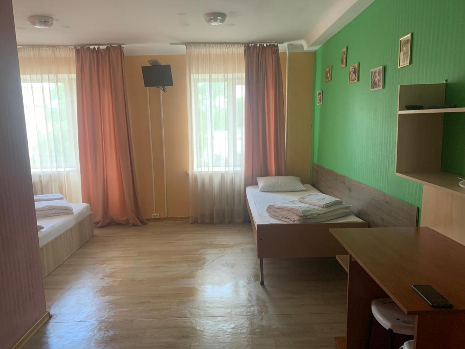 Hostel Podolski Plus Kiev Esterno foto